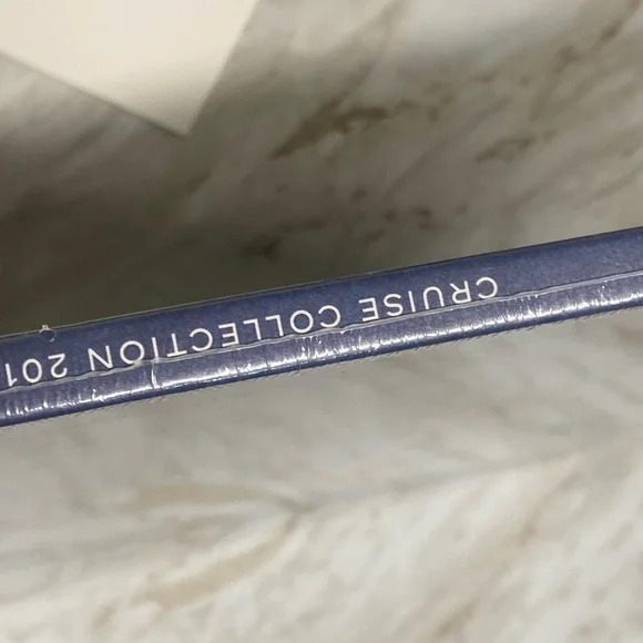 CHANEL 2018-2019 Cruise Collection book in original packaging - Picture 4 of 6